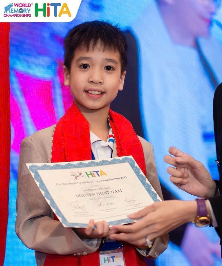 'Thần đồng' Việt 10 tuổi giành huy chương siêu trí nhớ thế giới, đọc 3.000 từ/phút - ảnh 1