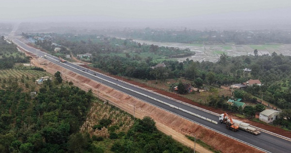 Sắp thông xe tuyến cao tốc nối ‘rừng - biển’ đầu tiên của Việt Nam