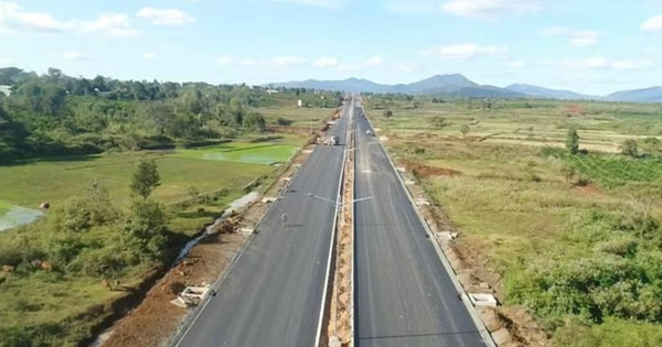 Sắp thông xe trục đường hành lang 1.200 tỷ nối tuyến quốc lộ xây cách đây 100 năm với đường Hồ Chí Minh