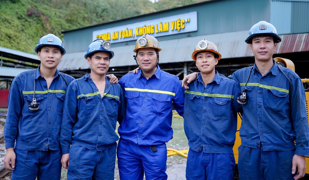 Thợ lò trẻ nhất Việt Nam được phong Anh hùng Lao động: Vừa tốt nghiệp đã đi làm công nhân, nay là Thạc sĩ khai thác mỏ - ảnh 3