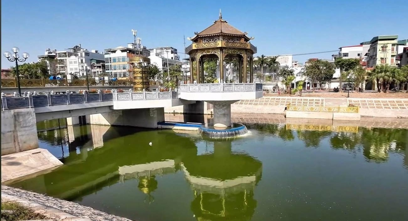Đập dâng trên dòng sông hơn 2.000 năm tuổi ô nhiễm nhất Thủ đô đã hoàn thiện, thành hình đẹp mắt- Ảnh 1.