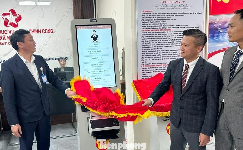 Xã đầu tiên ở Hưng Yên có robot AI làm thủ tục hành chính
