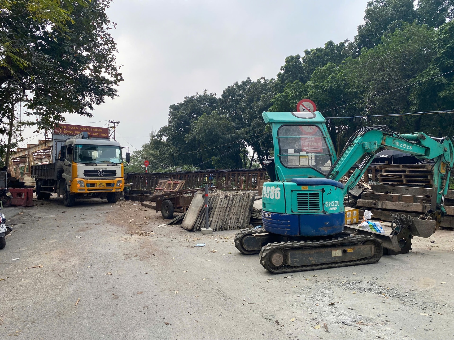 Cầu Long Biên phía phường Bồ Đề