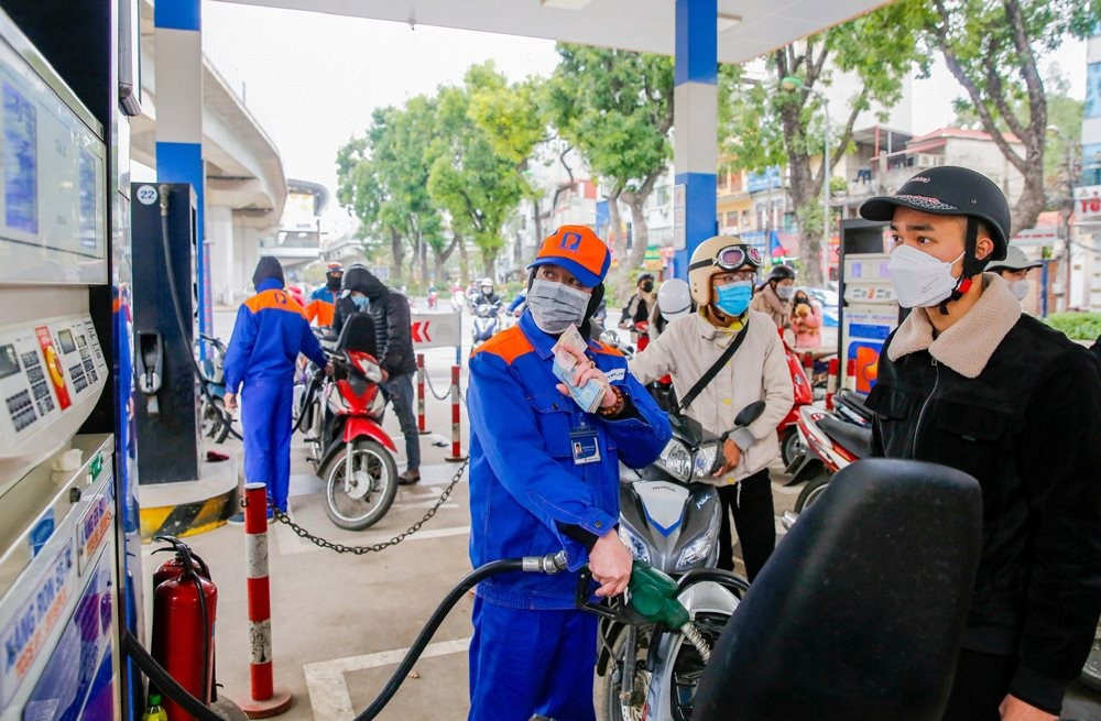 Giá xăng dự báo giảm vào ngày 31/12. xang-dau (1).jpg