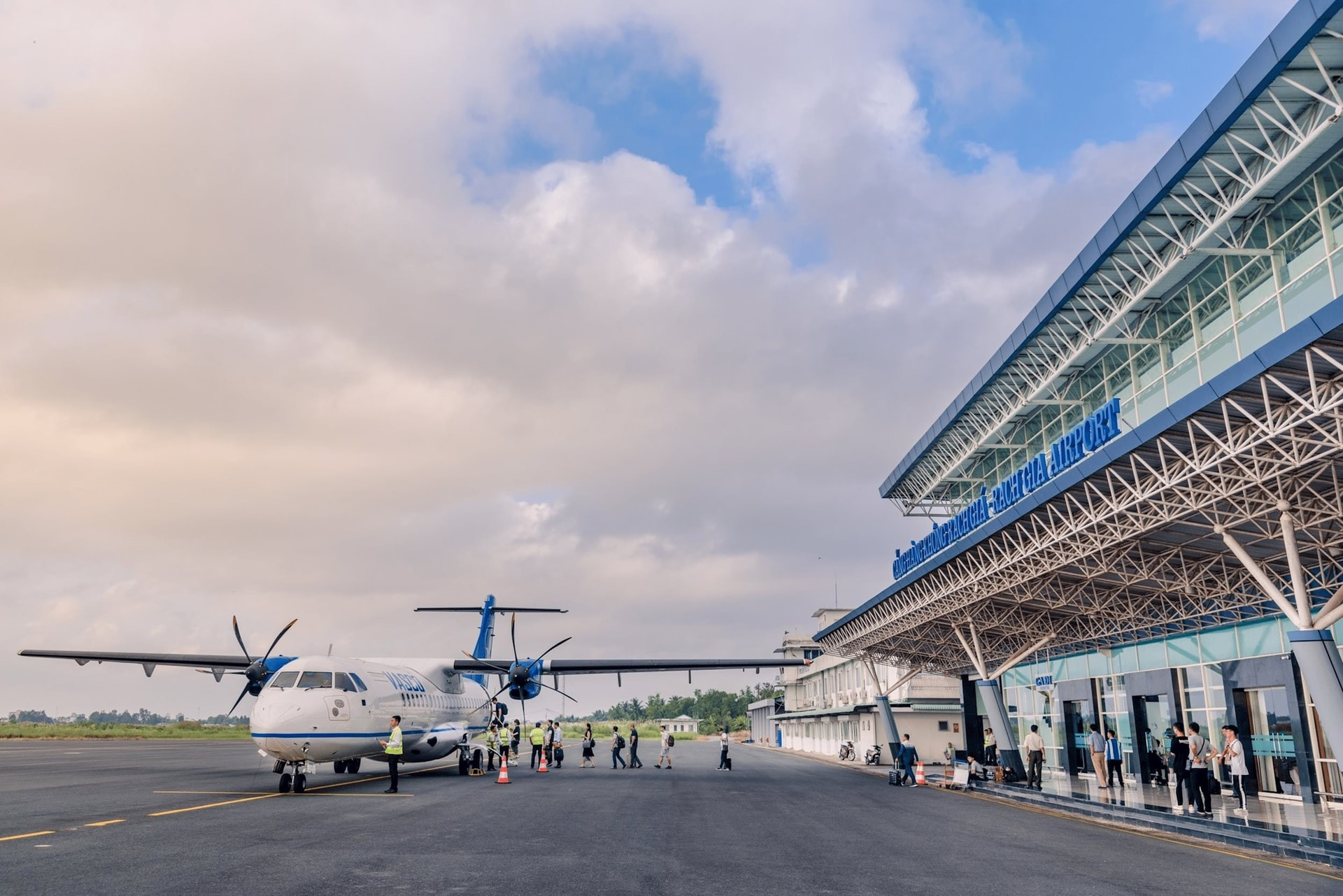 Sân bay trên đảo xây từ thời Pháp thuộc sẽ được ‘lên đời’- Ảnh 2.