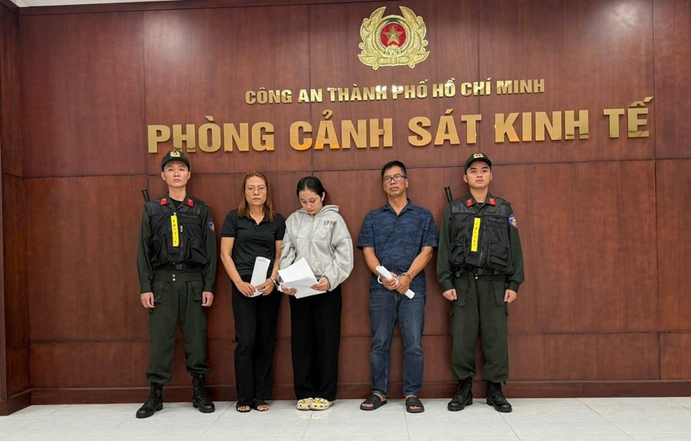 Bắt Giám đốc cầm đầu đường dây buôn lậu 50.000 hộp thực phẩm chức năng, trị giá hơn 40 tỷ