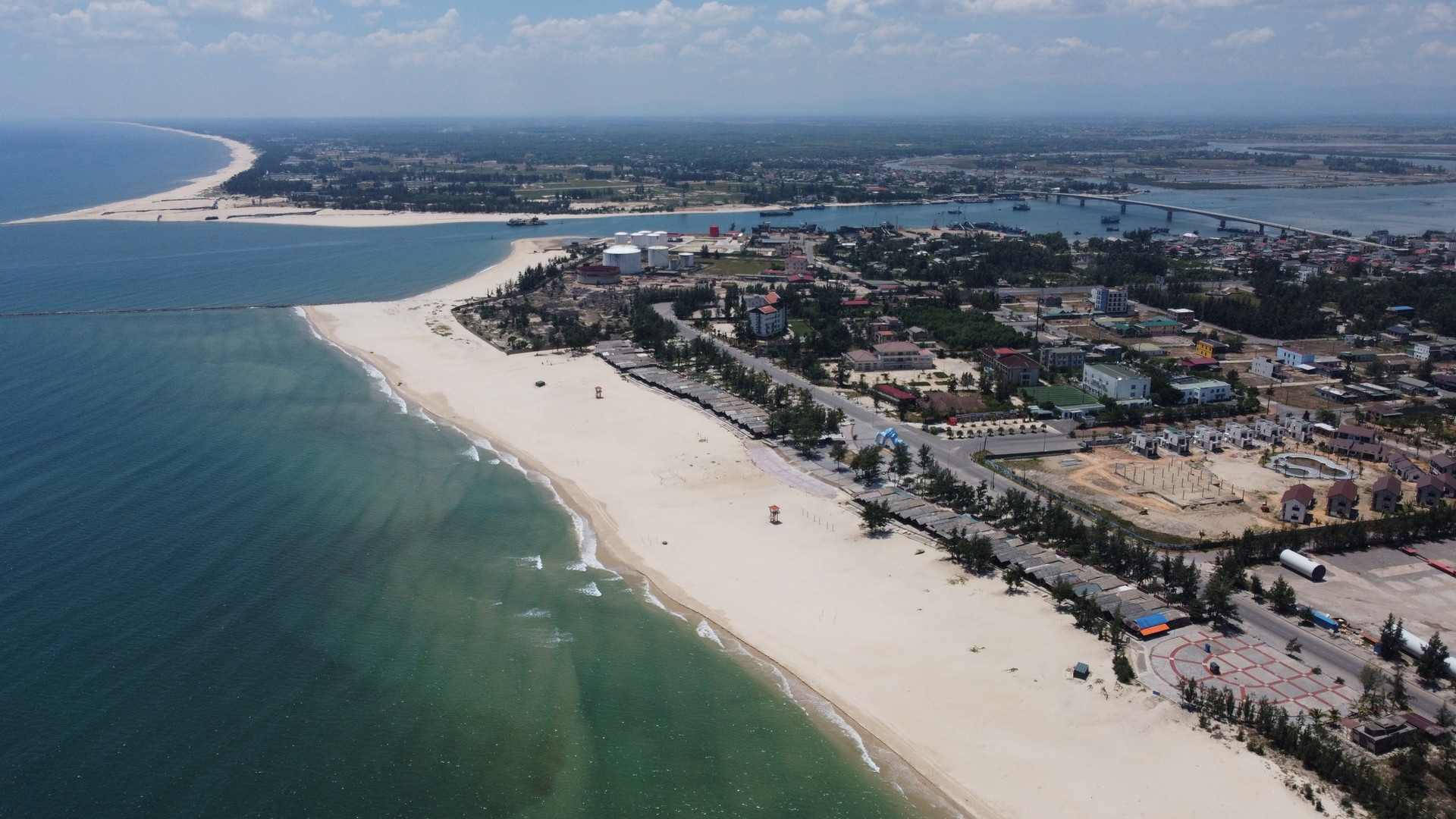 Chỉ 2 tháng nữa, tỉnh hẹp nhất Việt Nam sẽ mở rộng vùng nước cảng biển- Ảnh 2.