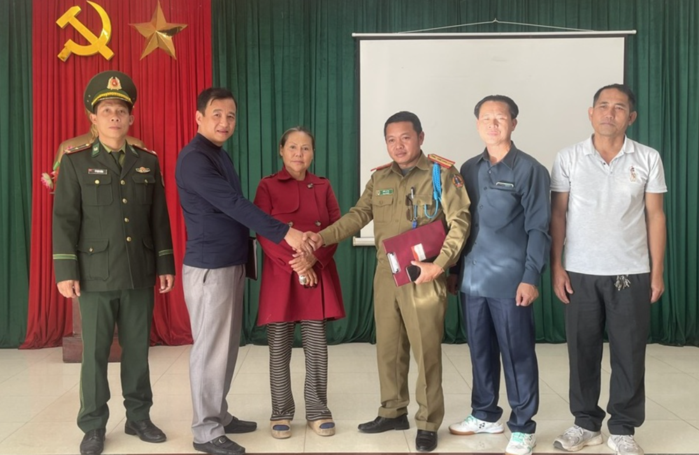 Bắt, di lý 'nữ doanh nhân' SN 1968 từ Lào về Việt Nam - ảnh 2