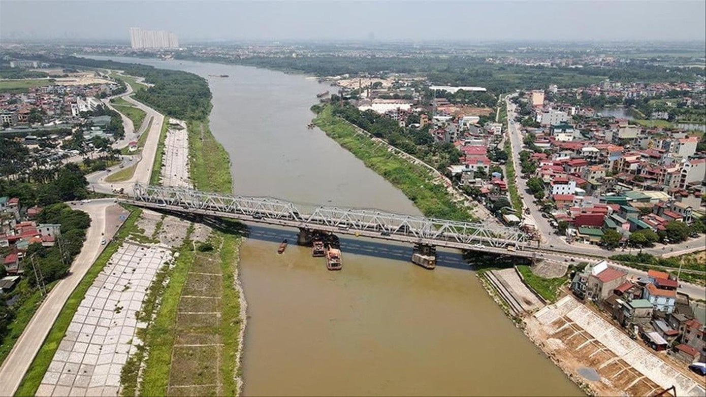 Quang cảnh 2 bên sông Hồng (ảnh: Hoàng Mạnh Thắng). sh.jpg