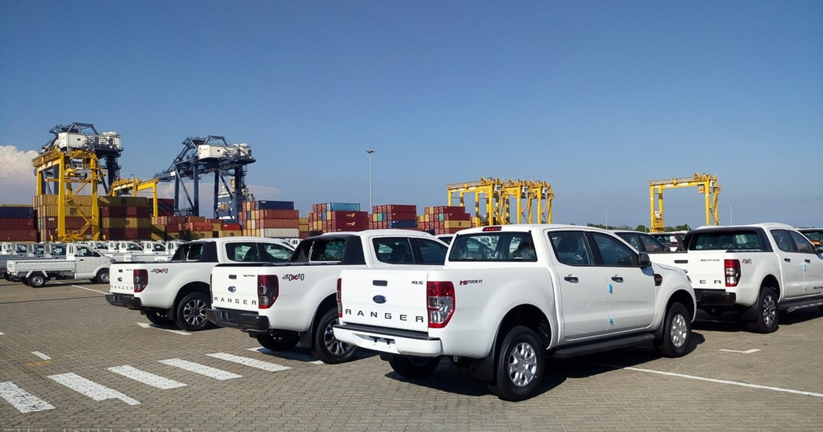 Từ hôm nay, giá xe bán tải có thể đội thêm cả trăm triệu vì thuế mới