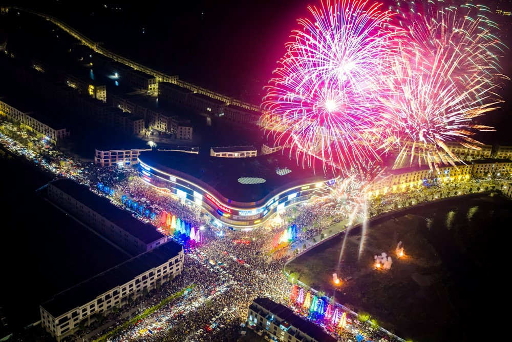 Hơn 1,5 triệu người dân và du khách đổ về loạt điểm đến của Vingroup - ảnh 4