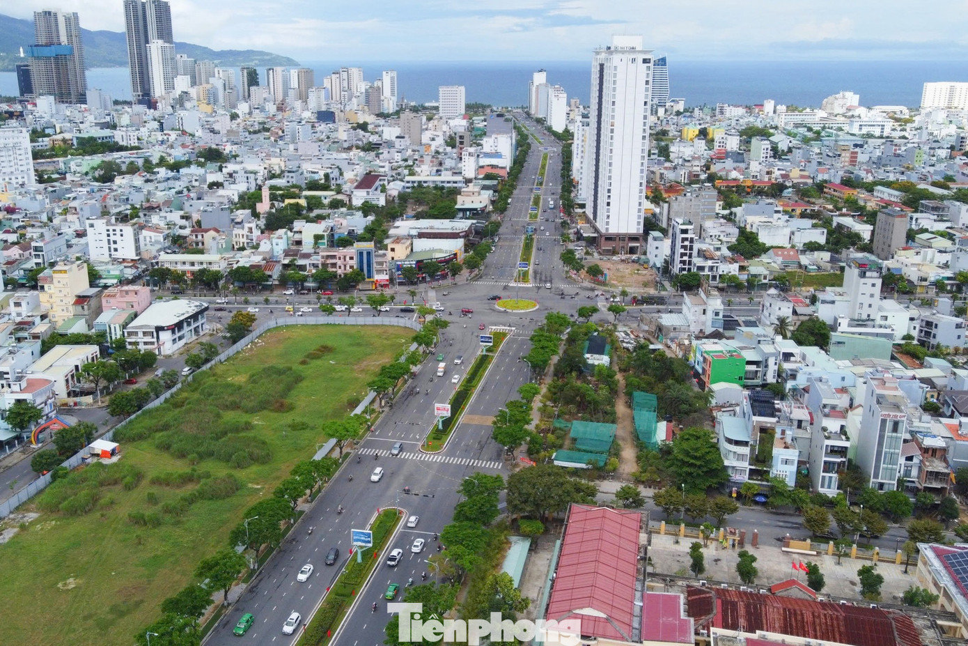 5 lô đất A12, A13, A14, A15 và A* với diện tích 6,17ha thuộc phường An Hải; tòa nhà công nghệ thông tin 20 tầng tại Khu Công viên phần mềm số 2 (diện tích 0,12ha); Khu đất phía Tây Bắc đường dẫn lên cầu Thuận Phước (diện tích 9,7ha); Khu đất dọc đường Như Nguyệt - Xuân Diệu (diện tích 1,98ha) và Khu vực dự kiến phát triển lấn biển đối diện đường Nguyễn Tất Thành (khoảng 282ha). tp-trung-tam-tai-chinh-da-nang-18.jpg