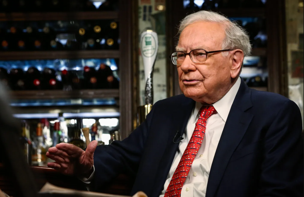 Lời khuy&ecirc;n của Warren Buffett d&agrave;nh cho giới trẻ: &lsquo;H&atilde;y chơi với những người giỏi hơn m&igrave;nh&rsquo; - ảnh 1