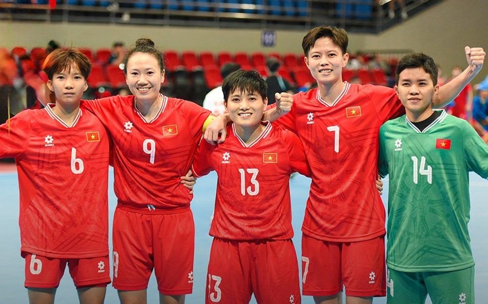 Futsal nữ Việt Nam lọt vào danh sách đề cử đội tuyển xuất sắc nhất thế giới 2025 - ảnh 1