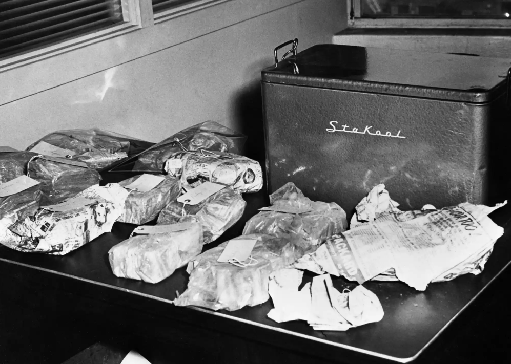 Băng nhóm 11 người xông thẳng vào tòa nhà công ty, cuỗm đi hơn 657 tỷ tiền mặt và séc