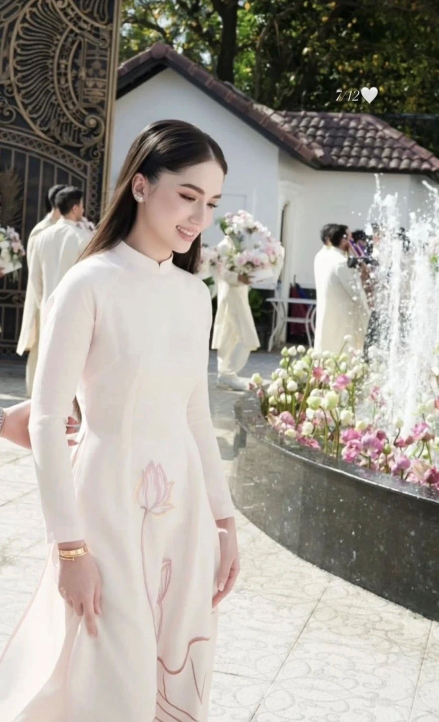 Thiếu gia gia tộc nghìn tỷ khoe ảnh tình tứ bên bạn gái thân thế 'bí ẩn' - ảnh 2