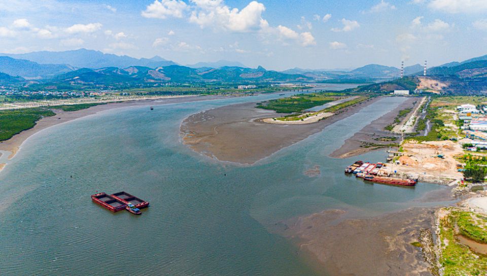 Việt Nam dự kiến có thêm quảng trường mới, sức chứa 100.000 người, tọa lạc tại vùng vịnh liên thông với Di sản thiên nhiên thế giới- Ảnh 2.