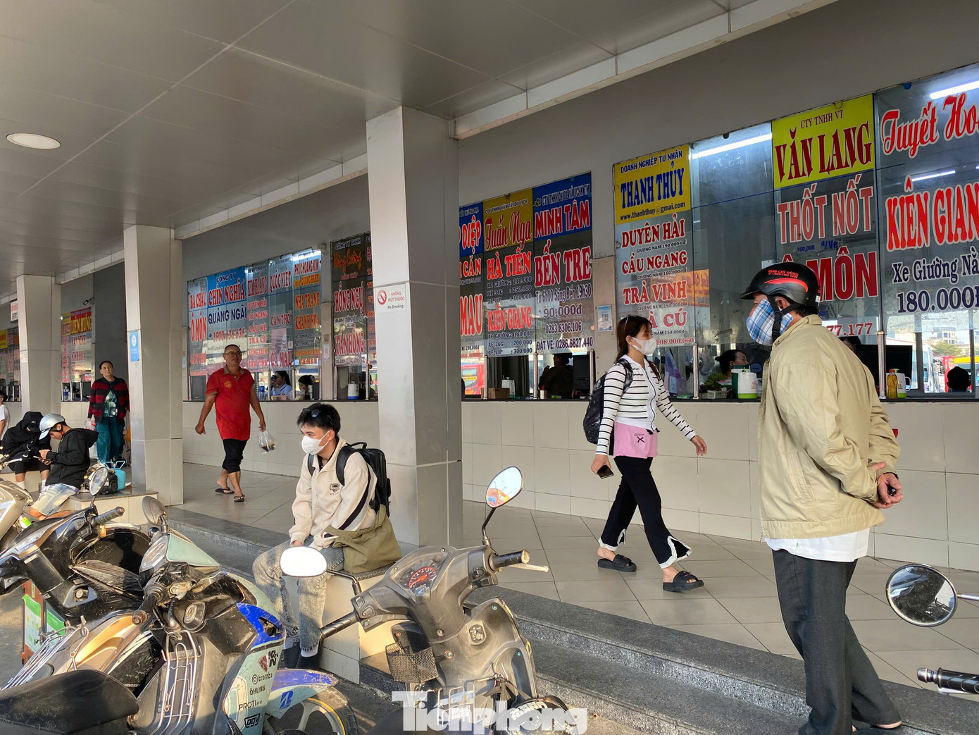 Bến xe Miền Tây vào chiều 4/1. tp-an-phu-7.jpg