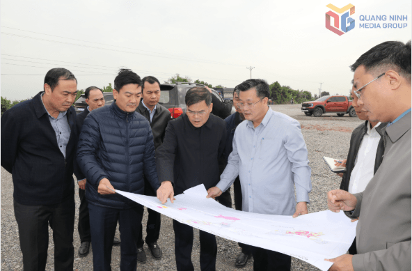 Kiểm tra dự án khu đô thị lớn nhất Việt Nam của Vingroup, Chủ tịch tỉnh Quảng Ninh có chỉ đạo nóng- Ảnh 1. Kiểm tra dự án khu đô thị lớn nhất Việt Nam của Vingroup, Chủ tịch tỉnh Quảng Ninh có chỉ đạo nóng- Ảnh 1.