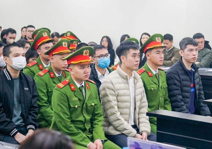 'Trùm' sữa giả Hoàng Quang Thịnh khai trước tòa:'Gia đình, các con của bị cáo sáng chiều đều uống sữa do bị cáo sản xuất, ngoài ra có bạn bè người thân cháu ruột cũng uống'