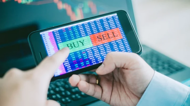 Cổ phiếu đáng chú ý ngày 6/1: VHM, GAS, DGW