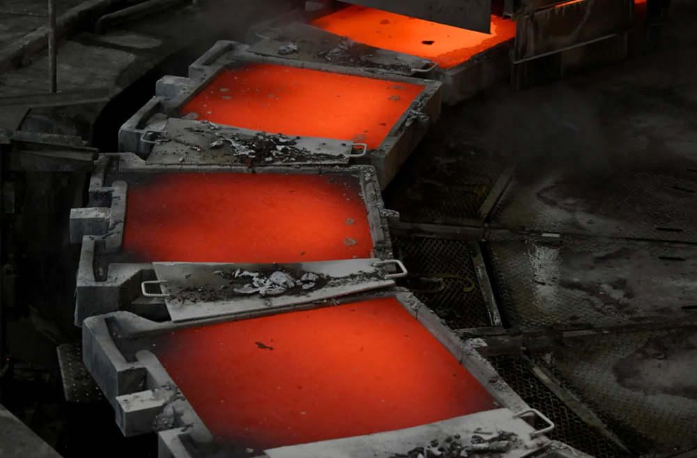 Chưa từng c&oacute; trong lịch sử: Gi&aacute; đồng vượt 13.200 USD/tấn, dự b&aacute;o c&ograve;n tiếp tục tăng - ảnh 1