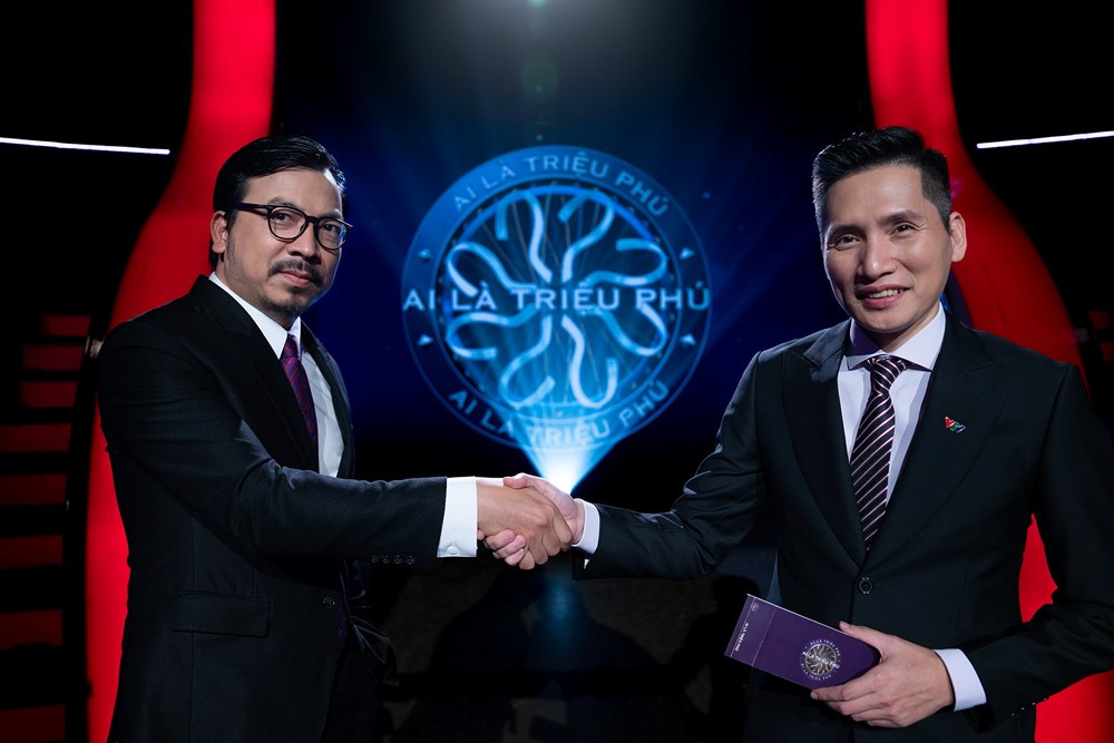 Chân dung 2 MC của ‘cuộc chuyển giao ghế nóng' Ai là triệu phú: Người là sếp lớn FPT, người là Phó Giám đốc ở VTV