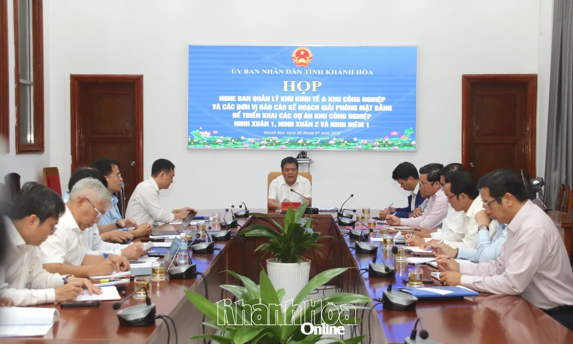 Quang cảnh cuộc họp (Ảnh Báo Khánh Hòa)