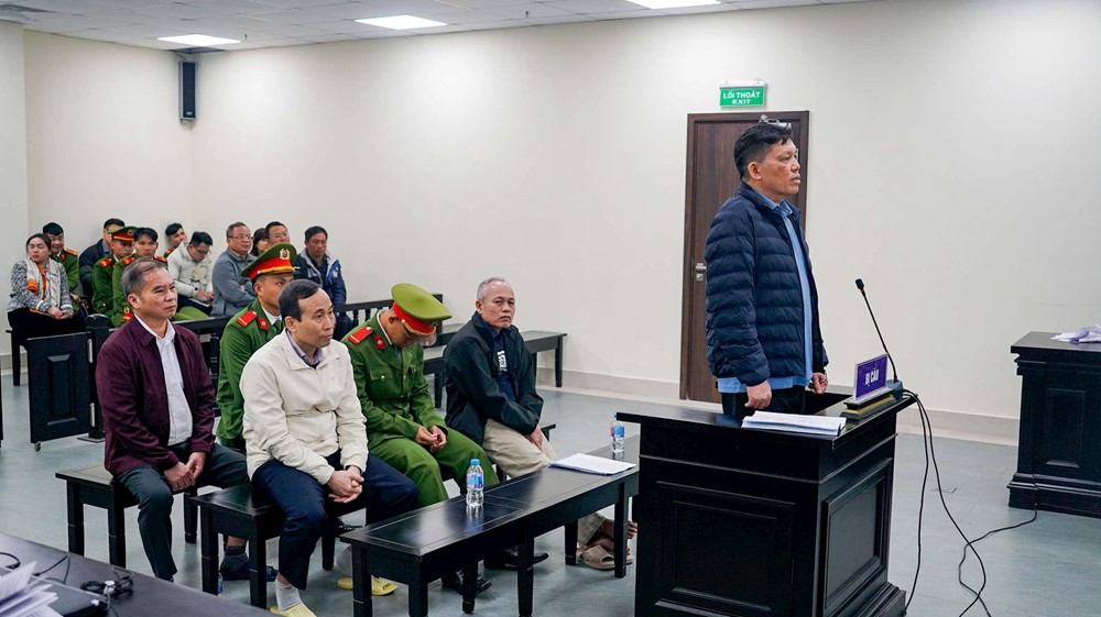 Đề nghị tuyên phạt mức án từ 9-10 năm tù đối với Giám đốc và Phó Giám đốc một Ban Quản lý dự án - ảnh 1