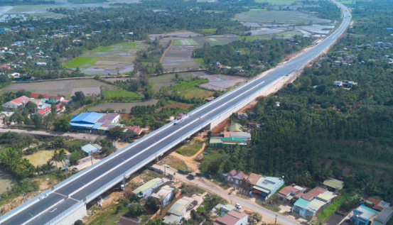 Chính thức thông toàn bộ hầm chui dài nhất tuyến cao tốc nối ‘rừng – biển’ đầu tiên của Việt Nam- Ảnh 2.