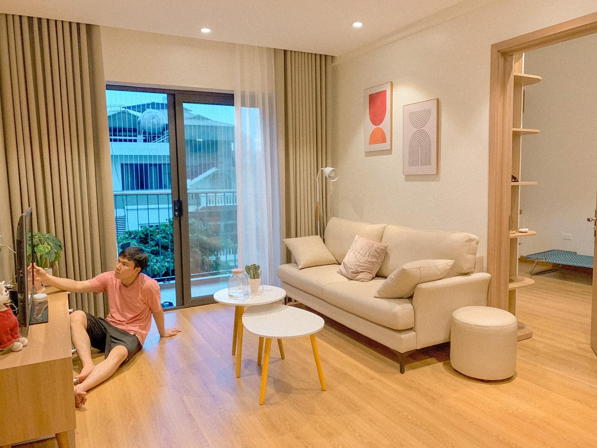 Hồi sinh căn hộ 65m2 thành nơi đáng sống chỉ với 350 triệu đồng- Ảnh 2.