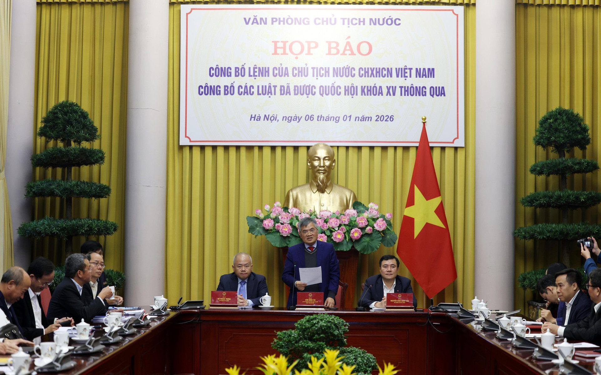 Công bố Lệnh của Chủ tịch nước về 12 luật liên quan lĩnh vực kinh tế với nhiều điểm mới Công bố Lệnh của Chủ tịch nước về 12 luật liên quan lĩnh vực kinh tế với nhiều điểm mới