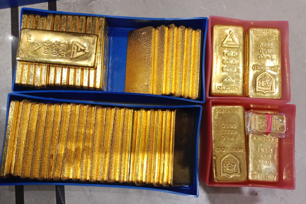 Khám xét khẩn cấp 761 tủ khóa, tịch thu 91,5kg vàng và 152kg bạc tại một công ty