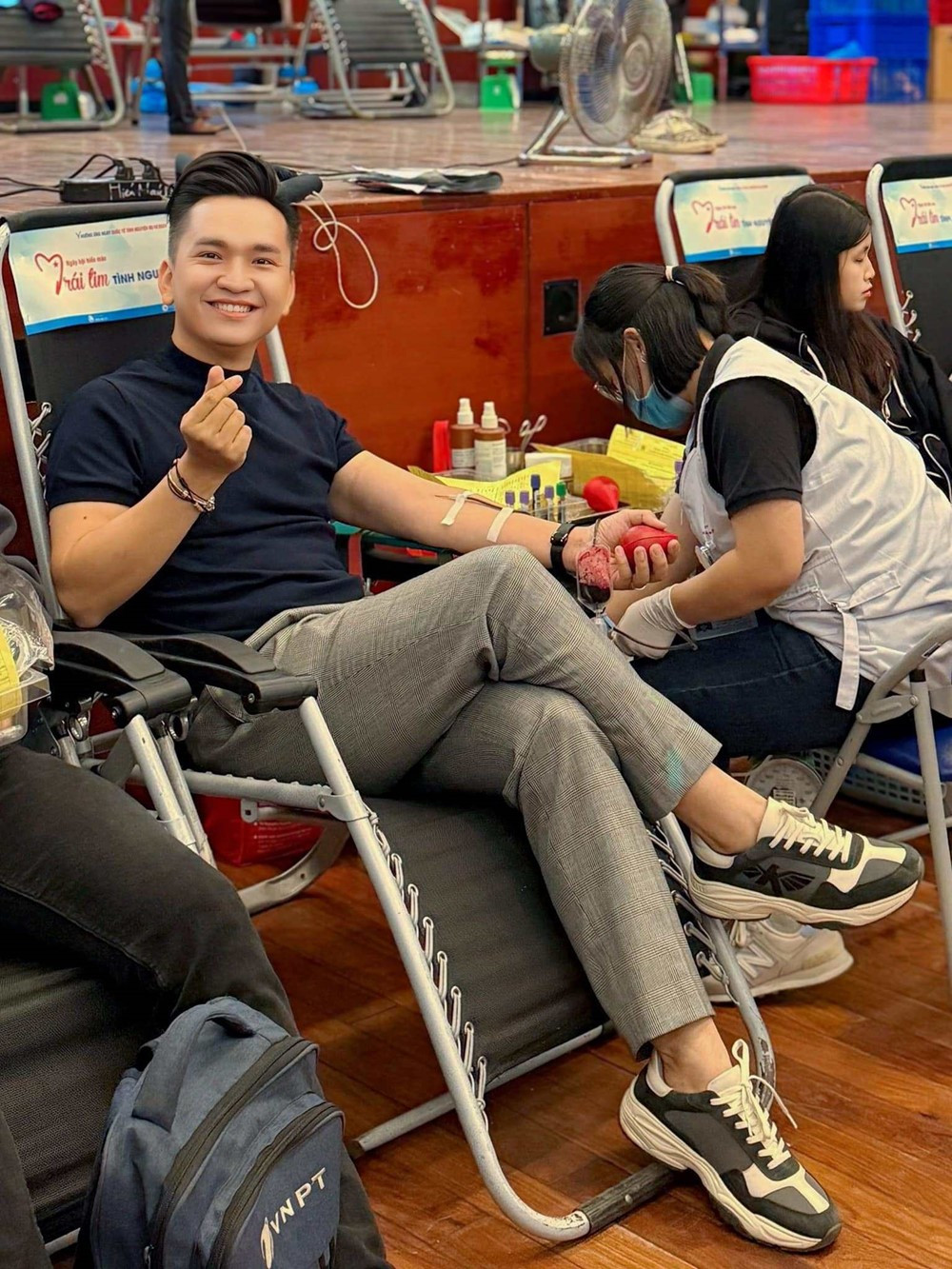 MC VTV nổi tiếng từng mắc ung thư máu, bật khóc khi chia sẻ về gia đình trên sóng truyền hình - ảnh 3