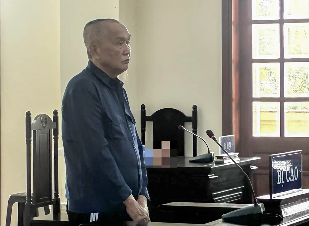 Tuyên án 13 năm tù đối với 'đại tá tình báo' lừa bán thiên thạch - ảnh 1