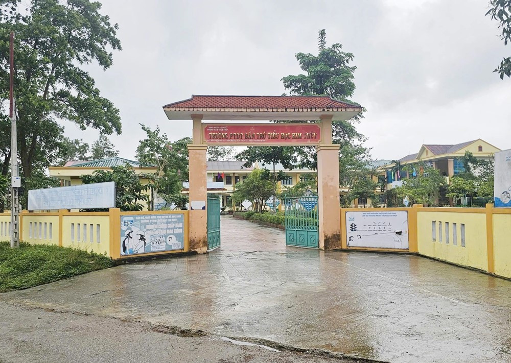 Thông tin mới vụ 40 học sinh nhập viện do ngộ độc: Trường có lãnh đạo mới - ảnh 1