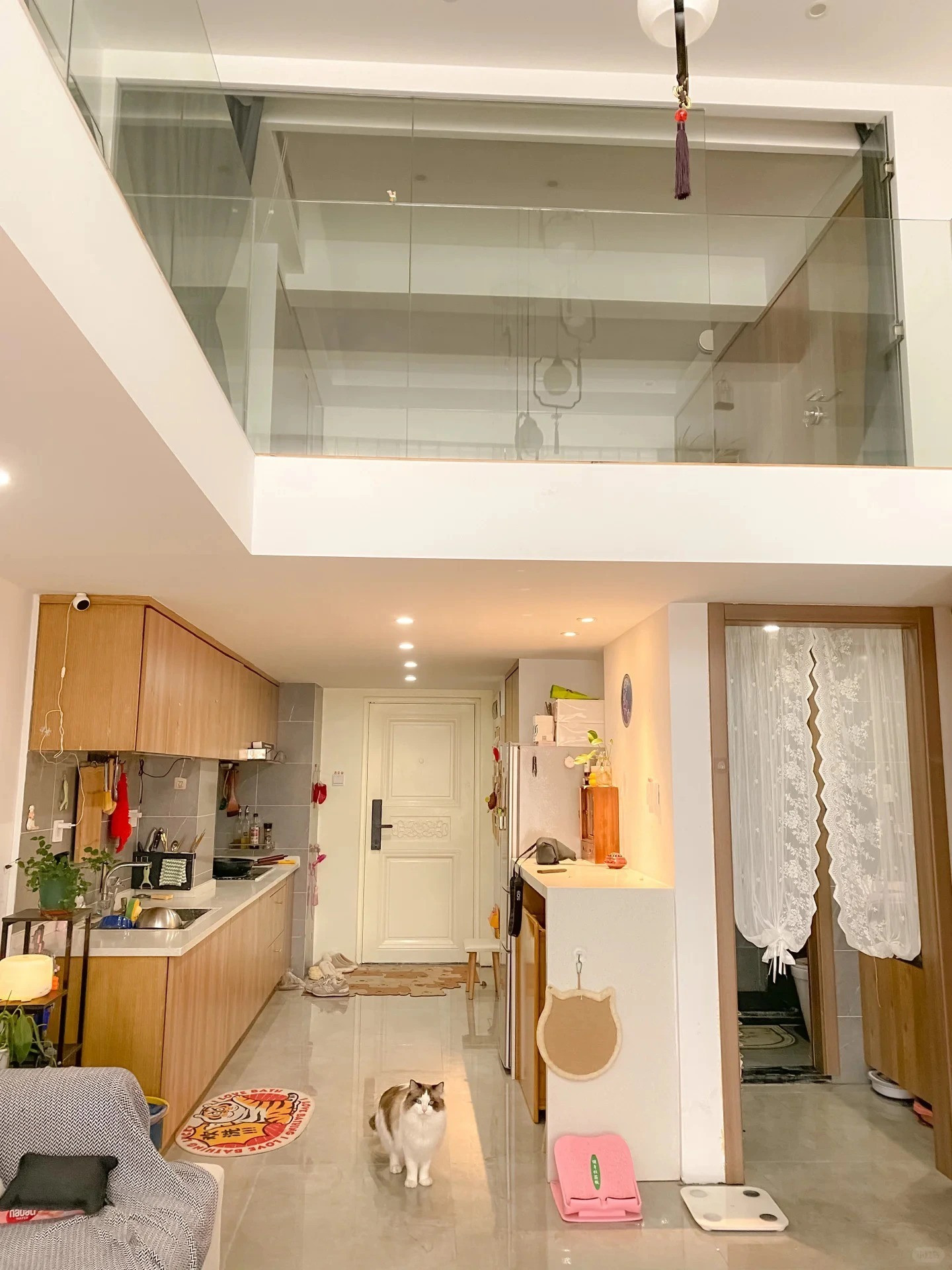 Căn hộ 39m2 của cô gái độc thân: Đủ bếp, phòng khách, góc thư giãn trong không gian tối giản- Ảnh 1.