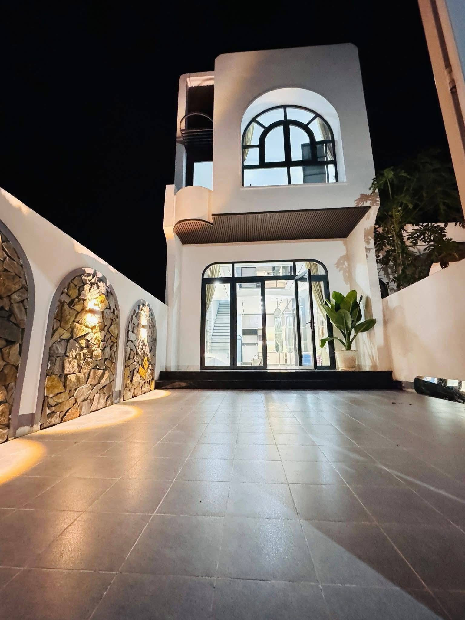 Trải nghiệm hai tinh thần trong cùng một căn hộ: Hiện đại tối giản và Á Đông sâu lắng- Ảnh 1.