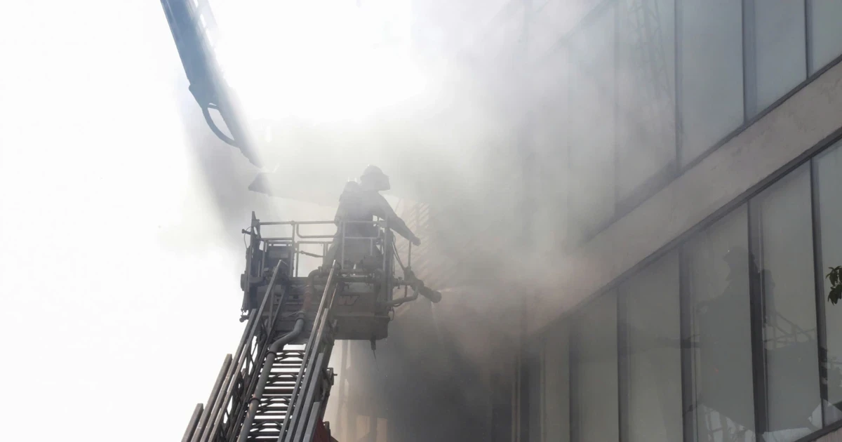 Hà Nội: 3 người thương vong trong vụ cháy nhà 7 tầng ở phố Lê Lợi, Hà Đông