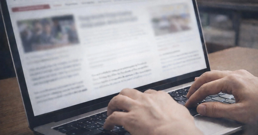 Công an yêu cầu người dân không ấn vào những trang tìm kiếm có gắn nhãn ‘được tài trợ’ - ảnh 1