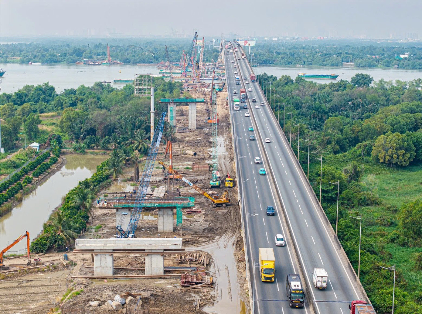 Bên địa phận tỉnh Đồng Nai các nhà thầu triển khai thi công rầm rộ 66b722e92512aa4cf303.jpg