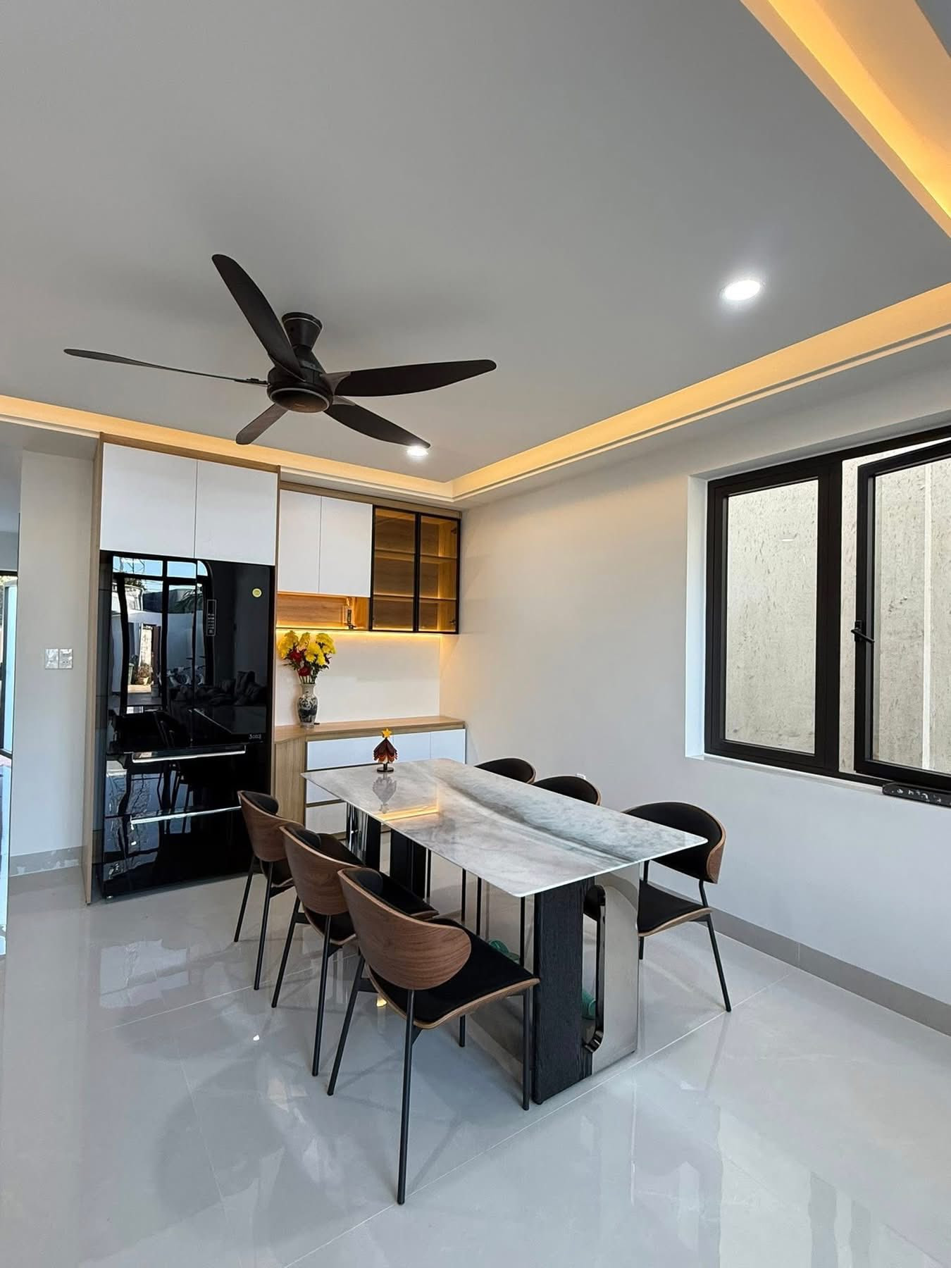 Trải nghiệm hai tinh thần trong cùng một căn hộ: Hiện đại tối giản và Á Đông sâu lắng- Ảnh 8.