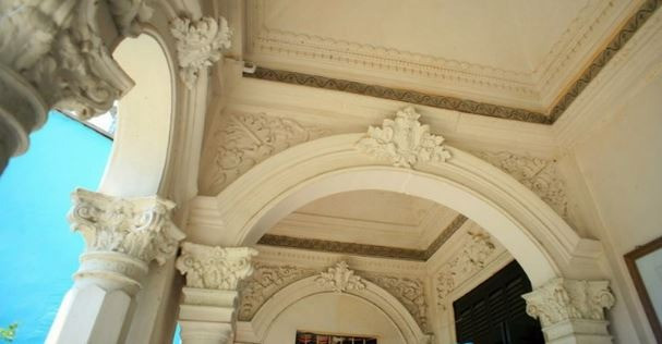 Ngôi nhà cổ trăm tuổi nổi tiếng miền Tây gắn với mối tình vượt biên giới: Dấu ấn Đông Tây bên dòng Sa Giang- Ảnh 2.