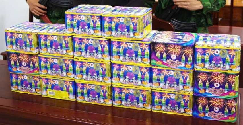 Kiểm tra xe máy do P.T.H. điều khiển, thu giữ tại chỗ 2 bao tải lớn - ảnh 1