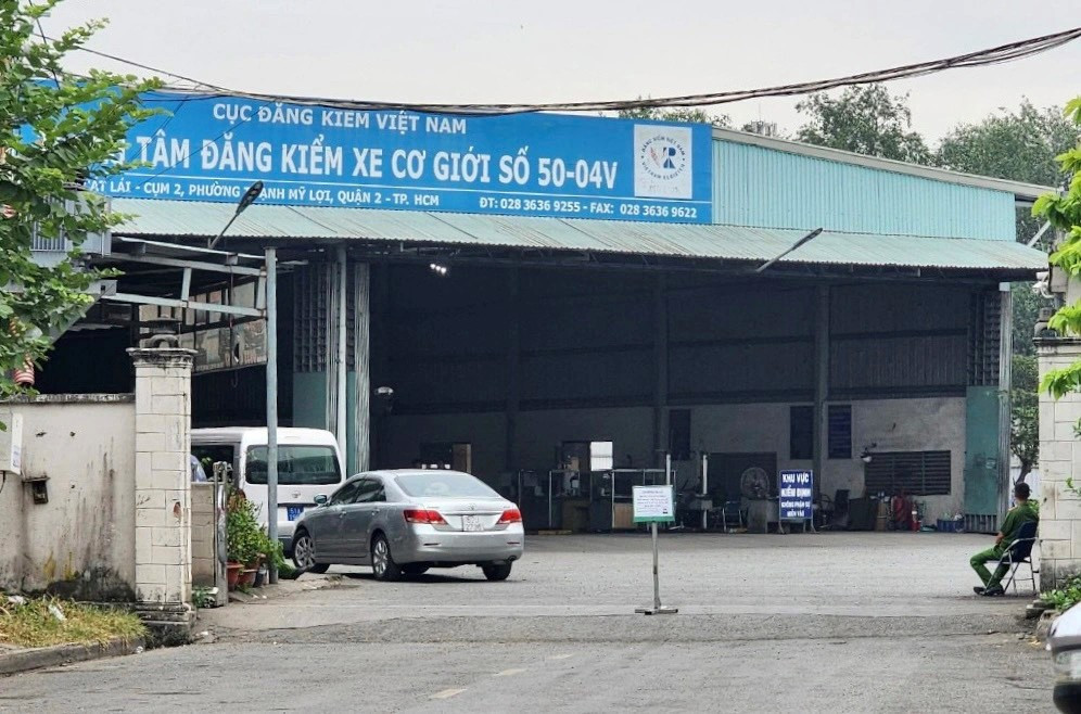 Cựu Giám đốc và Phó Giám đốc một Trung tâm đăng kiểm hầu tòa, 2 người bị truy nã - ảnh 2