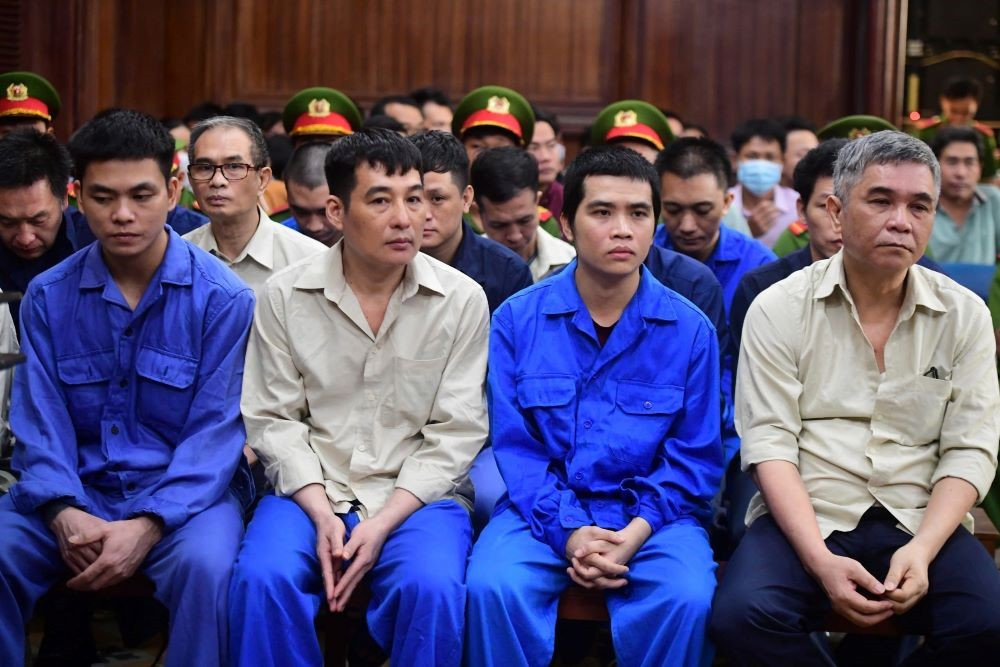 Cựu Giám đốc và Phó Giám đốc một Trung tâm đăng kiểm hầu tòa, 2 người bị truy nã - ảnh 1