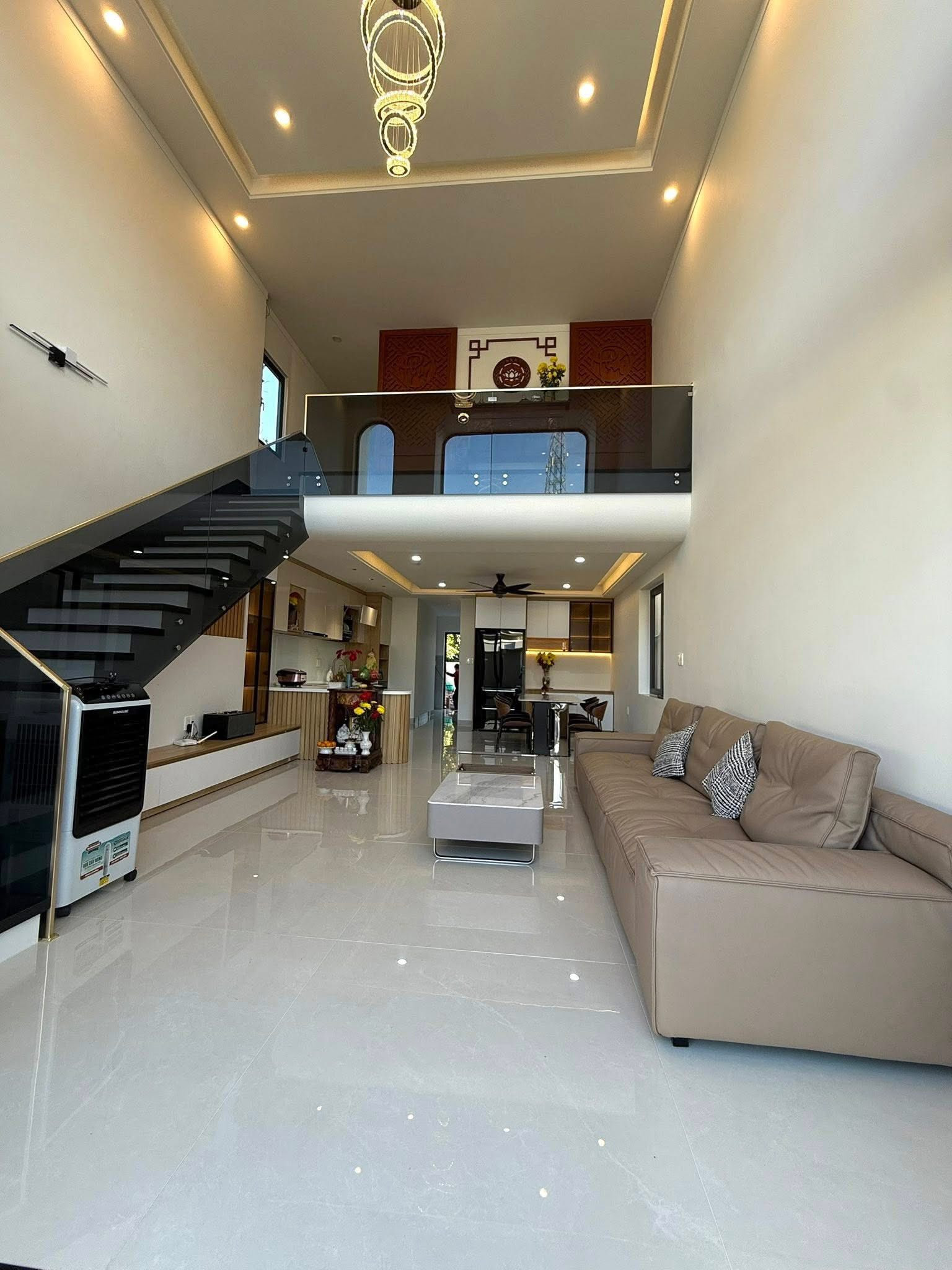 Trải nghiệm hai tinh thần trong cùng một căn hộ: Hiện đại tối giản và Á Đông sâu lắng- Ảnh 2.