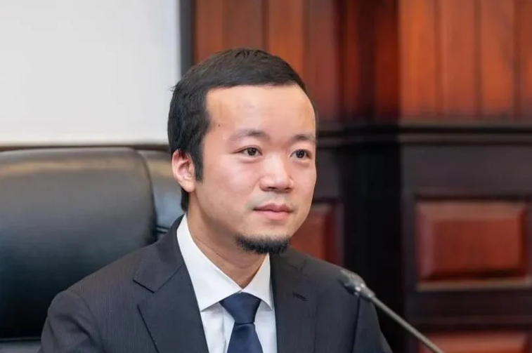 Bắt khẩn cấp, dẫn độ tỷ phú bị cáo buộc lừa đảo 260.000 tỷ về nước