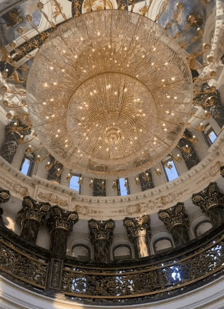 Lâu đài hoàng gia giữa làng quê Bắc Ninh: Cao 12 tầng, nội thất ‘sang - xịn’ đến choáng ngợp- Ảnh 3.