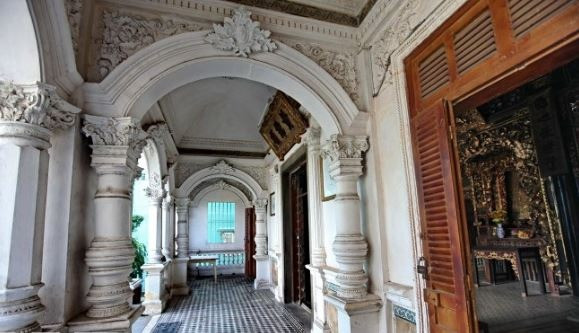 Ngôi nhà cổ trăm tuổi nổi tiếng miền Tây gắn với mối tình vượt biên giới: Dấu ấn Đông Tây bên dòng Sa Giang- Ảnh 4.